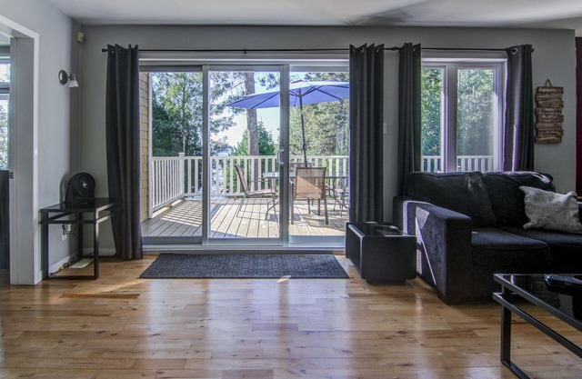 Chalet spa/kayaks/beach/terrace on the water #270082