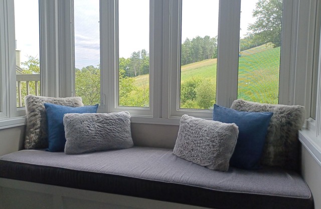 Hanglage Chalet inspiriert große Eigentumswohnung (komplett renoviert)
