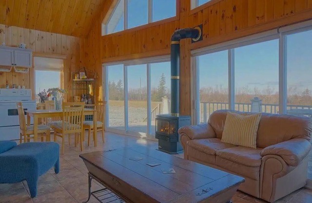 Chalet-style vacation retreat, with beautiful views near Cavendish