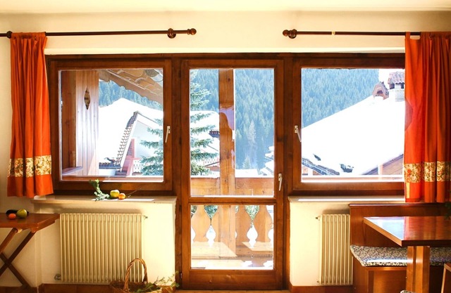 Helles Apartment in Val di Fassa, nur 5 Minuten Von Den Skipisten entfernt
