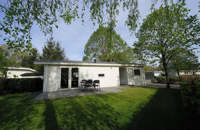 Chalet mit 2 Schlafzimmern und Terrasse