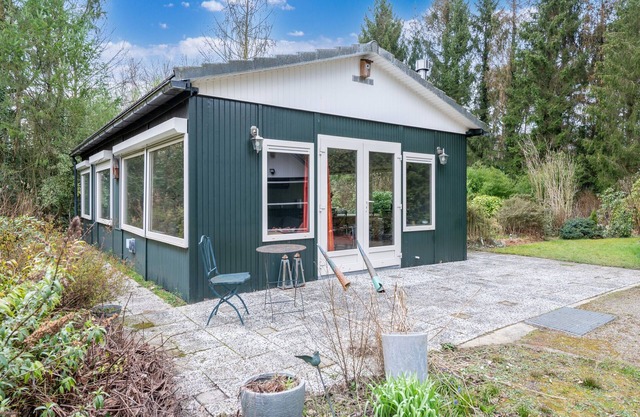 Chalet mit großem Garten und Ententeich