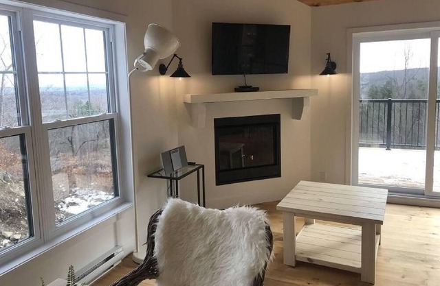 CHALETMAG is a high-end chalet rental company located in the Magog region. Conce