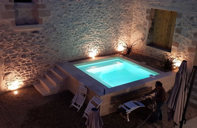 Chaleureux, Intimiste, Proche de ST Emilion, 6 à 8 Personnes, Équipement Bébé,