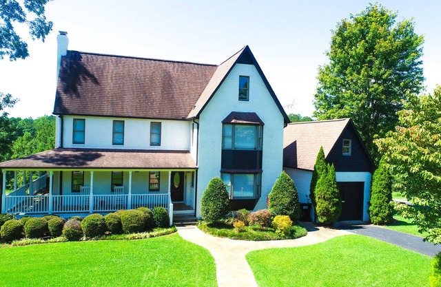 CHALMERS MTN FARM-3000sf home, 27 acres of serenity, close to lakes, falls, more