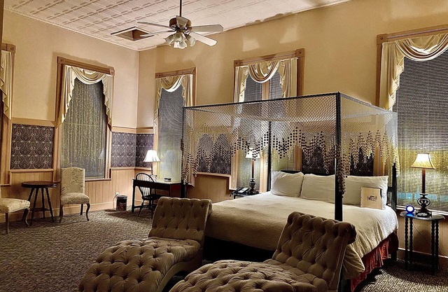Chambery Inn / 7,000 Sqft Luxury Historic Berkshire landmark on Main Street