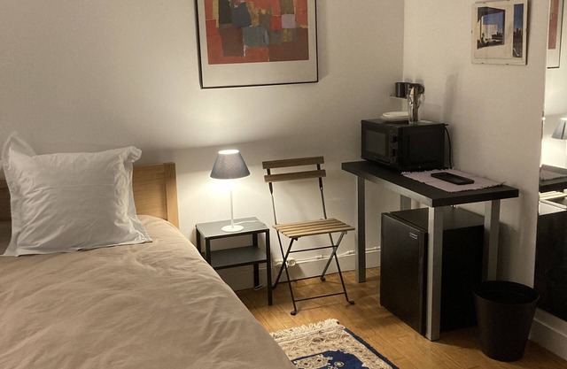 Chambre Grand Confort, Dans Maison, Avec Jardin et Terrasse, Paris Centre