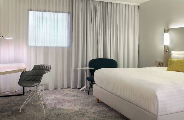 Chambre moderne | À 4km de CDG + navette gratuite