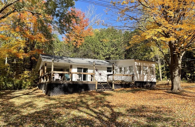Champlain cottage 102 sunset drive Swanton Vermont 05488