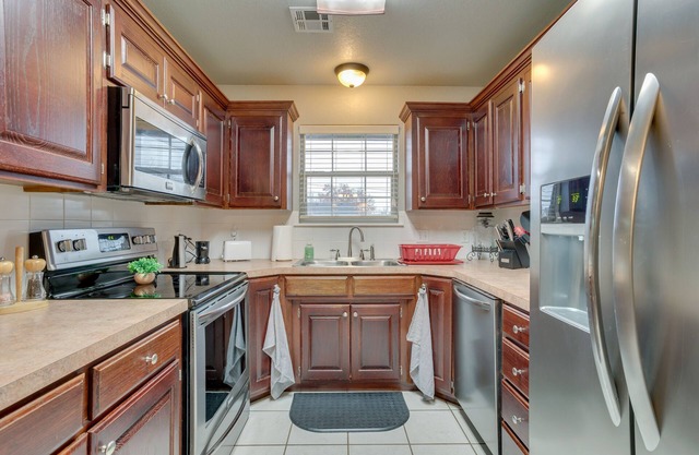 Chandler House w/ Fenced Backyard: Pets Welcome!