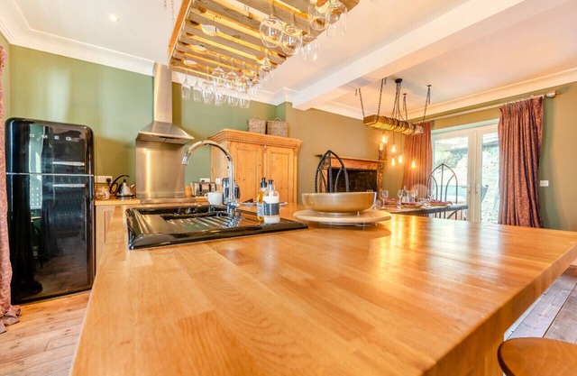 Chandlers Cottage - Four Bedroom House, Sleeps 8