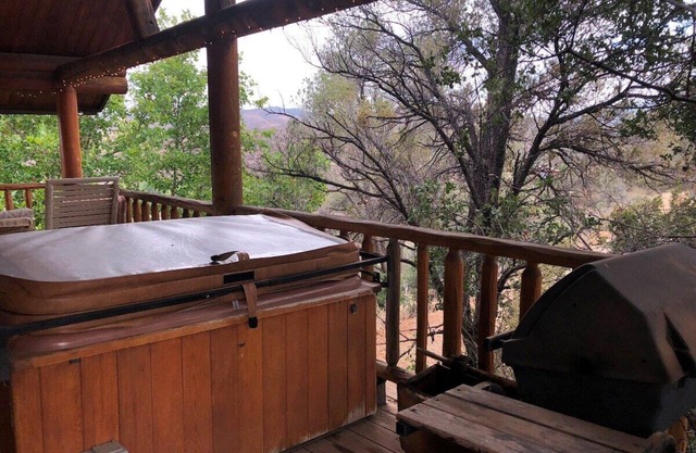 Chaparral & Country Garden Suite