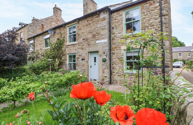 CHAPEL COTTAGE, pet friendly, with open fire in Middleton-In-Teesdale