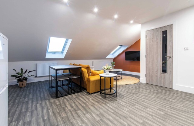 Chapel Street Flat 7 - Commuter-Friendly with Bus Access