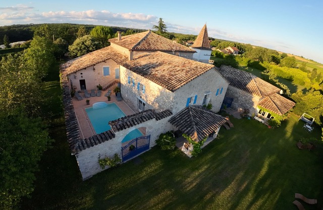 Character house with pool + spa
