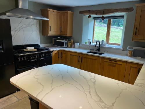 Characterful Stone Cottage in the Heart of the High Peak