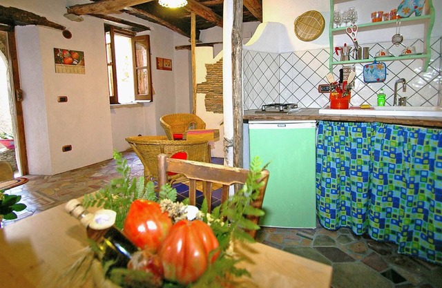 Charakteristisches Haus im historischen Zentrum von Belmonte Calabro, Natur und Kultur