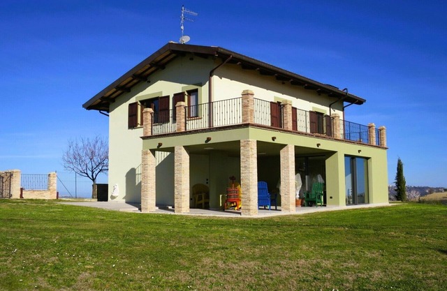 Characteristic restored farmhouse with 360° views