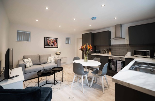 Charles Alexander Short Stay - Windmill House Apt 5