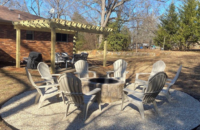 Charles Street, Hot tub, Near Downtown Greenville
