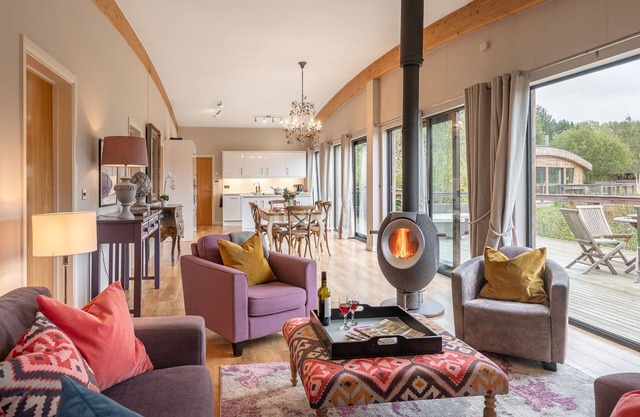 Charlie - a lodge that sleeps 6 guests in 3 bedrooms