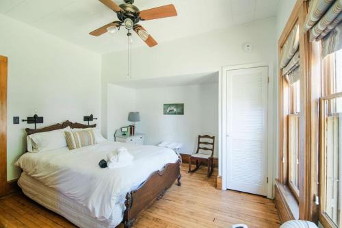 Charlie Room BW Boutique Hotel