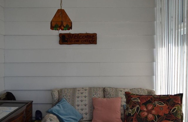 Charlotte's Cottage-Lake Simcoe - KeswicknA perfect Lake vacation!