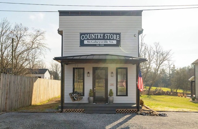 Charm & Character TOP NOTCH at The Massanutten Country Store