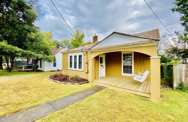 Charm, Comfort and Style, walk to downtown Mena, AR