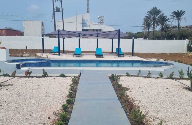Charmant Appartement in Barber. Dichtbij Mooie Stranden en Lokale Restaurants
