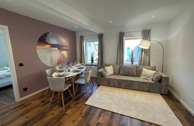 Charmante Ferienwohnung mit großer Dachterrasse & Wintergarten