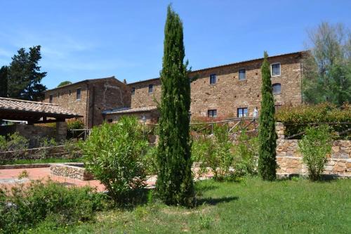 Charmantes Appartement in Campiglia Marittima mit Grill und gemeinschaftlichem Pool