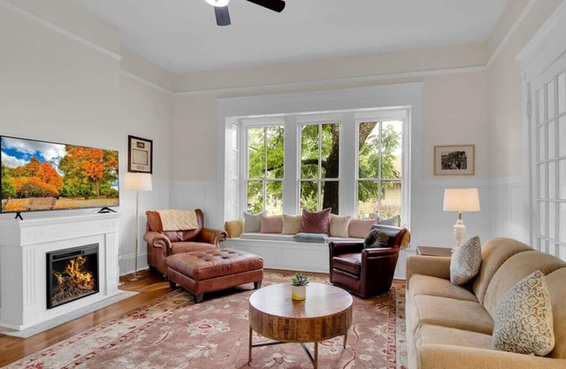 Charmer in Downtown SA. Near River Walk / Alamo!