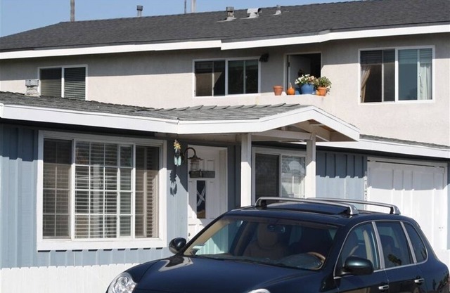 Charming Beach Cottage - Dreams & Memories, a Perfect Getaway!