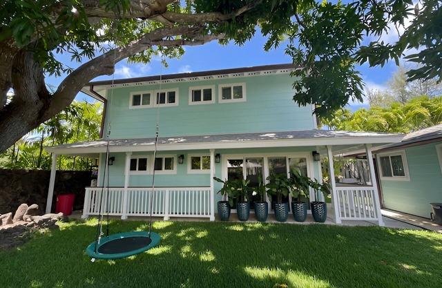 Charming 1.5 bedroom cottage, fully furnished in a great location!