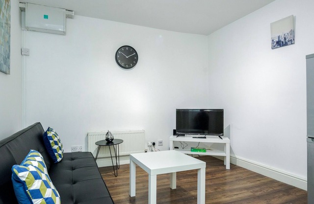 Charming 1-Bed Basement Apartment in Lewisham
