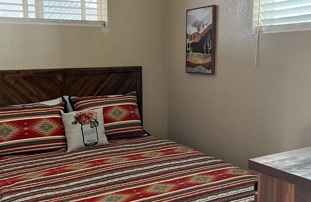 Charming 1 Bed Home with Gila Mountain Views