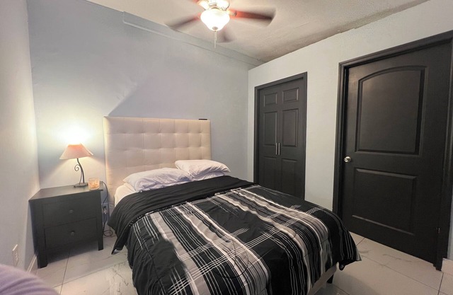 Charming 1-bedroom apartment in fabulous Fort Lauderdale with WiFi, AC