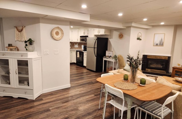 Charming 1-bedrm suite with WiFi, AC & pet friendly in West Kelowna