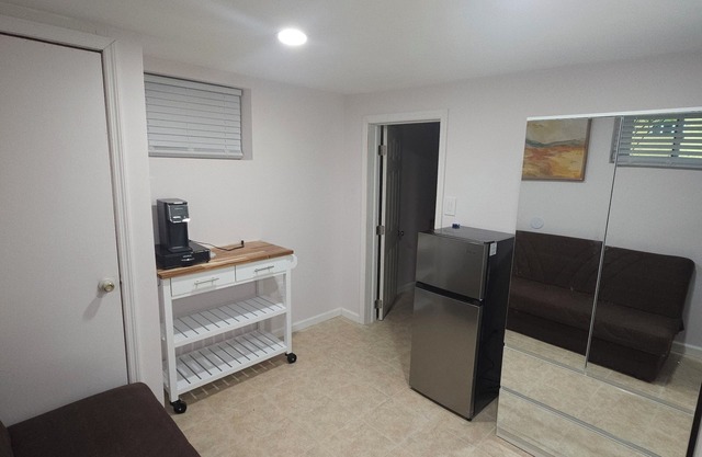 Charming 1-bedroom basement unit in a safe and quiet East Brunswick neighborhood