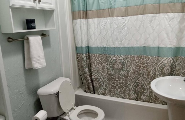Charming 1-bedroom house in central OKC with fenced back yard near fairgrounds.