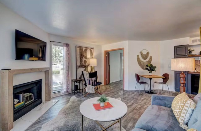 Charming 1-bedroom condo in beautiful Oklahoma City with pool,