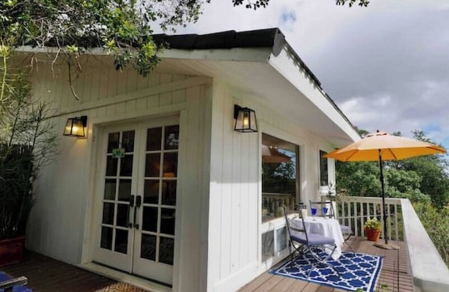 Charming 1-bedroom house with WiFi, AC in peaceful Santa Barbara