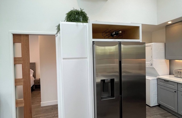 Charming 1-bedroom apartment with WiFi, AC in beautiful Santa Barbara