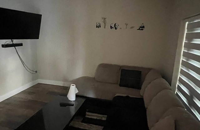 Charming 1-bedroom apartment with WiFi, AC in delightful Abbotsford