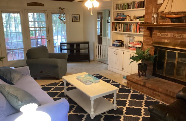 Charming 1-bedroom apartment in Wilmington with WiFi and AC