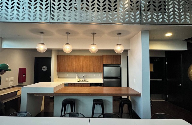 Charming 1-bedroom apartment in lovely Berkeley with fitness room + MORE