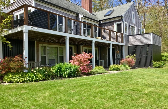 Charming 1-bedroom apartment with WiFi, AC in Westport Harbor