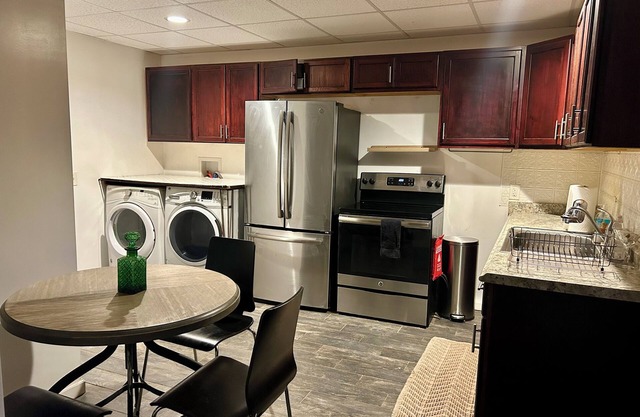 Charming 1-bedroom apartment in Austell with AC