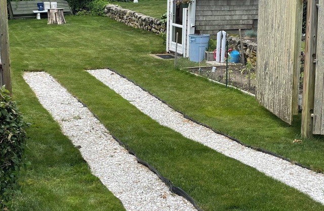 Charming 1-bedroom apartment in Duxbury Standish Shores near private beach.